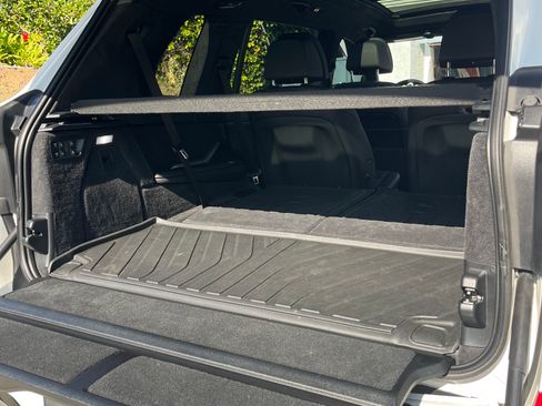 Used 2024 BMW X7 xDrive40i w/ M Sport Package image 5