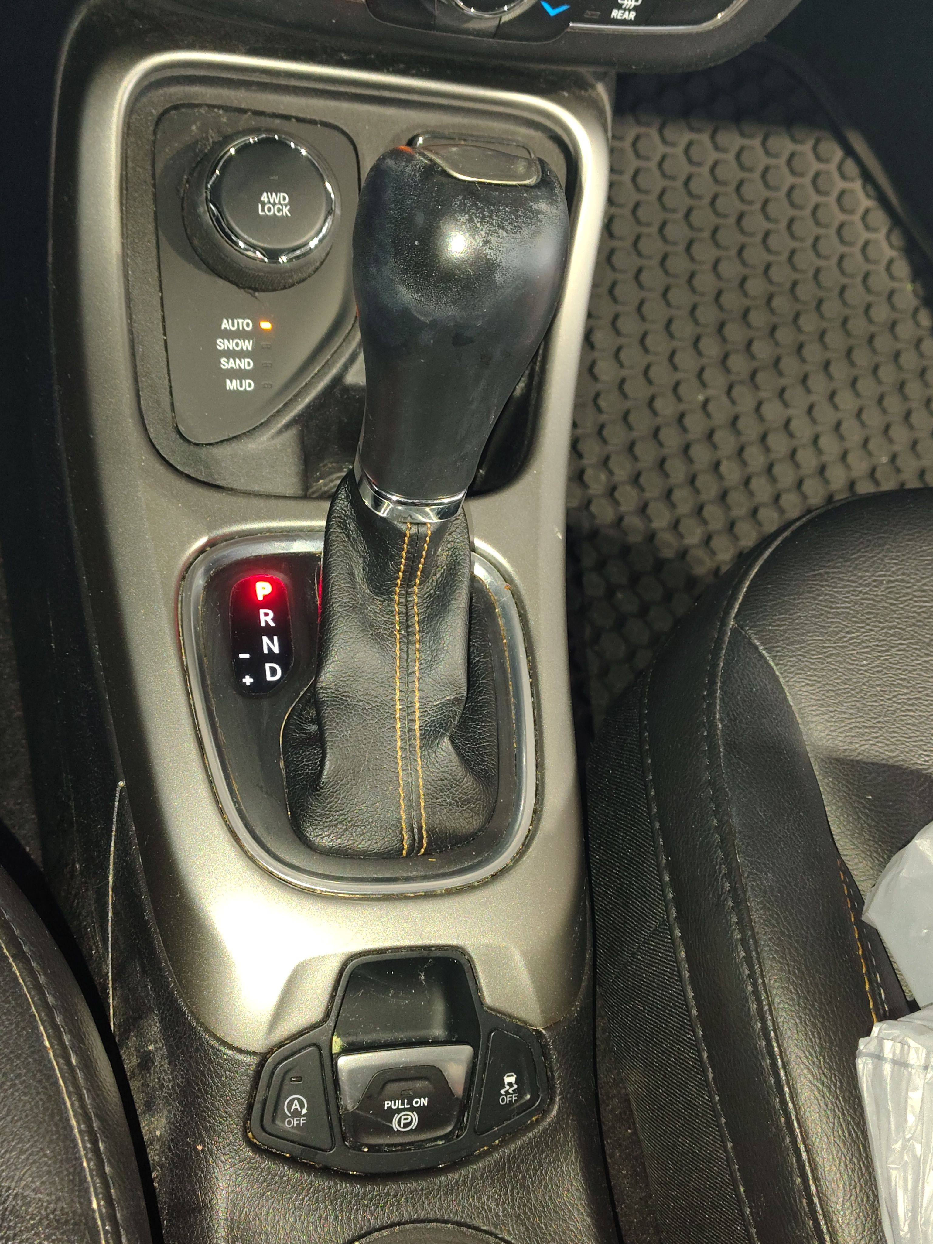 Used 2019 Jeep Compass Latitude w/ Popular Equipment Group AWD/4WD image 6