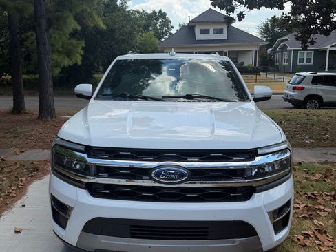 Used 2022 Ford Expedition Max Limited RWD image 2