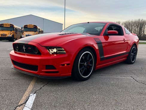 Used 2013 Ford Mustang Boss 302 w/ Boss 302 Accessory Pkg RWD image 12