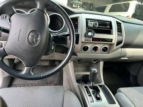 Used 2005 Toyota Tacoma PreRunner image 10