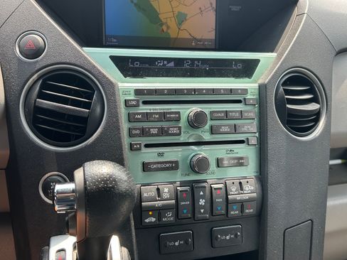 Used 2011 Honda Pilot Touring image 13