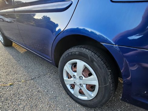 Used 2010 Hyundai Accent GLS image 13