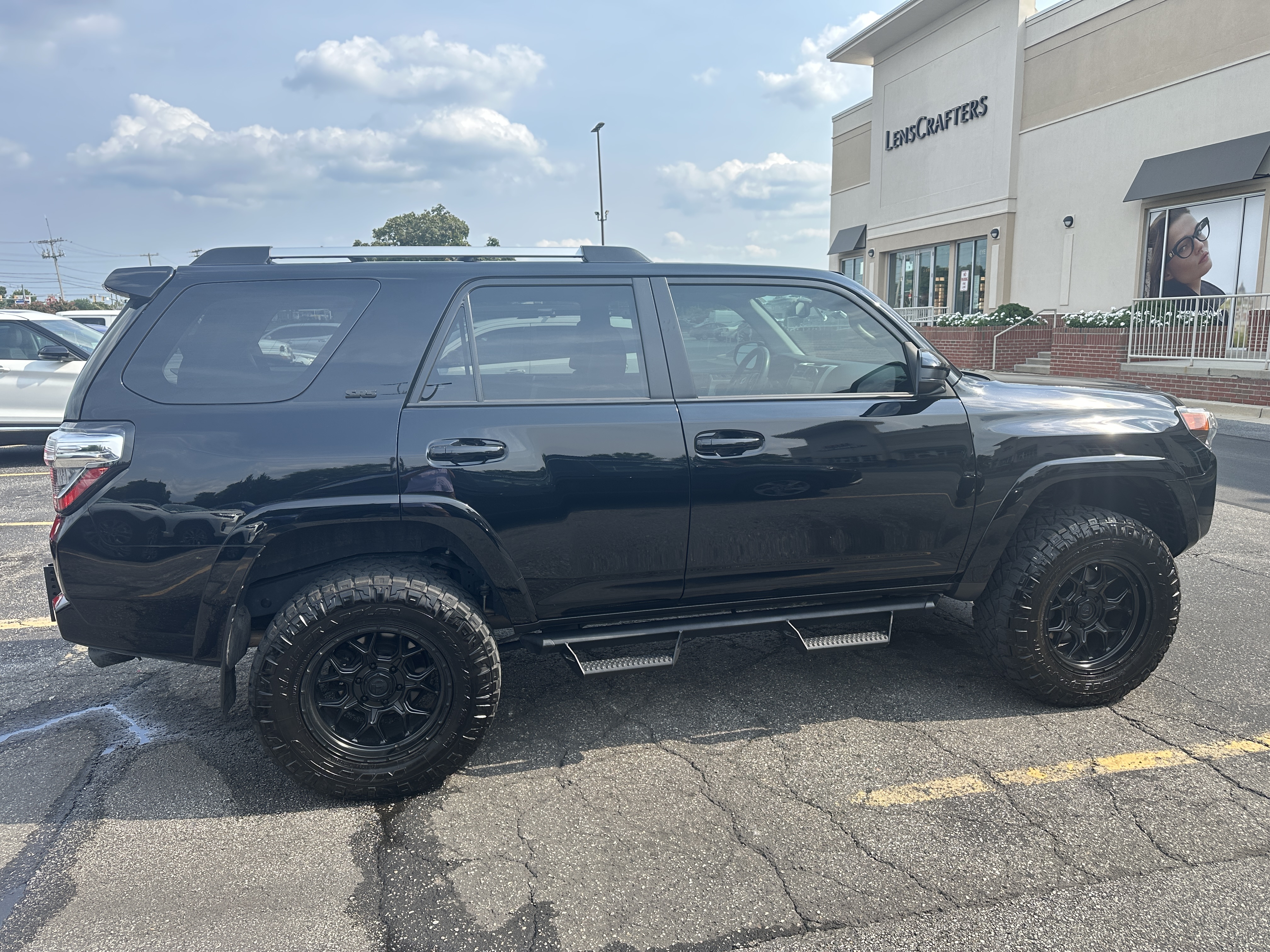 Used 2023 Toyota 4Runner SR5 AWD/4WD image 13