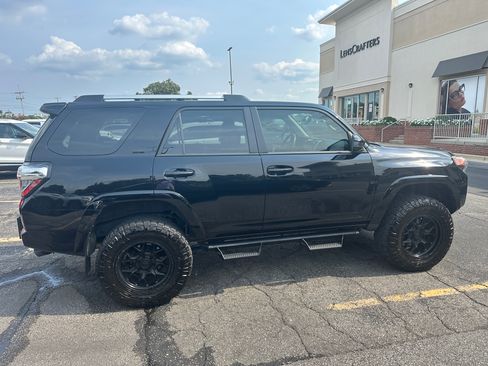 Used 2023 Toyota 4Runner SR5 AWD/4WD image 13