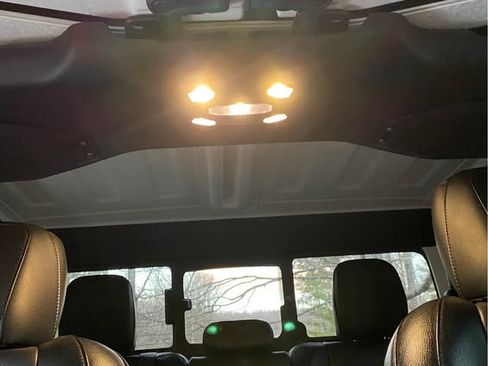 Used 2020 Jeep Gladiator Rubicon image 17