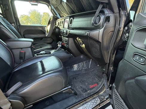 Used 2020 Jeep Gladiator Rubicon image 25