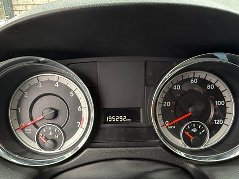 Used 2013 Dodge Grand Caravan SE image 22