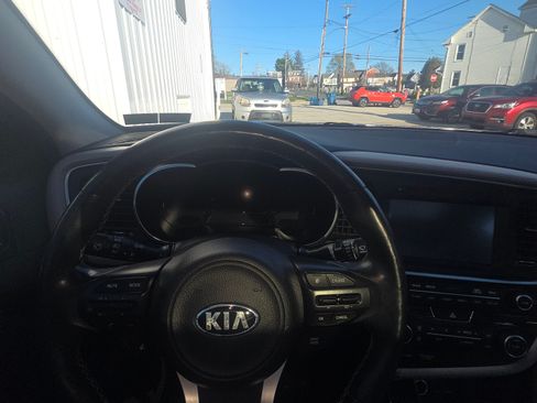 Used 2015 Kia Optima SX image 11