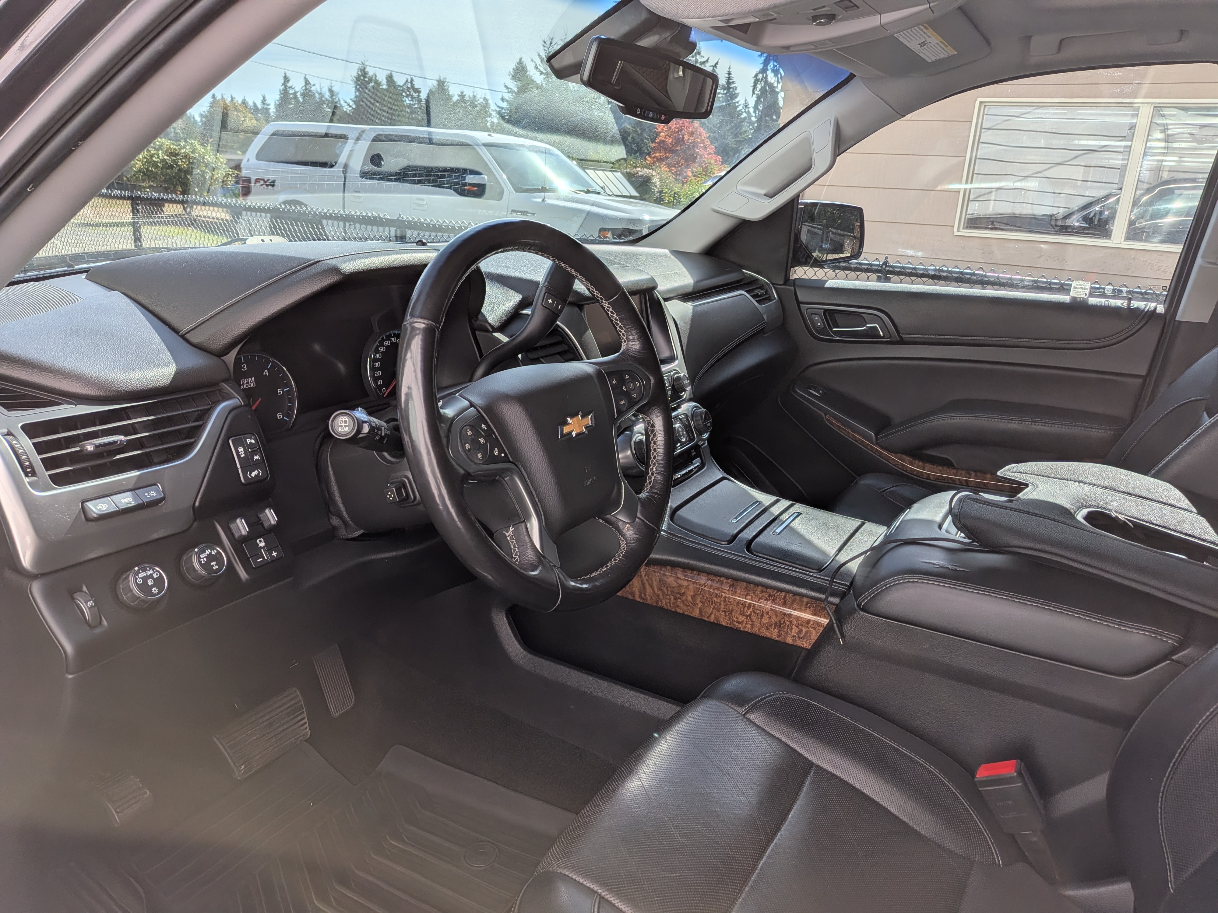 Used 2018 Chevrolet Tahoe Premier AWD/4WD image 14