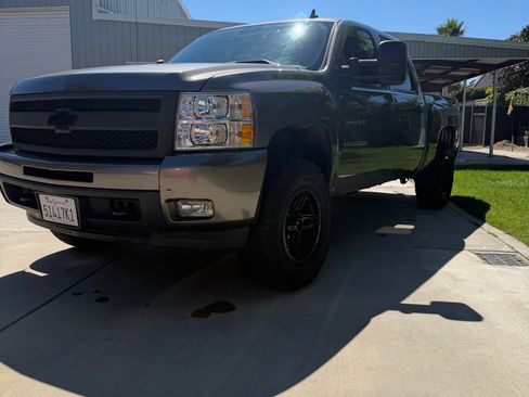 Used 2013 Chevrolet Silverado 1500 LT w/ All-Star Edition AWD/4WD image 4