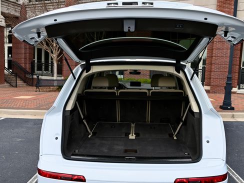 Used 2018 Audi Q7 3.0T Prestige w/ Prestige Package image 14