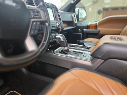 Used 2016 Ford F150 Limited image 22