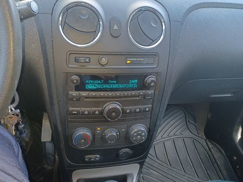 Used 2010 Chevrolet HHR LS image 8