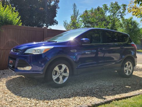 Used 2016 Ford Escape SE FWD image 1