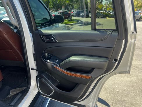 Used 2019 Chevrolet Tahoe Premier w/ Premier Plus Edition image 27