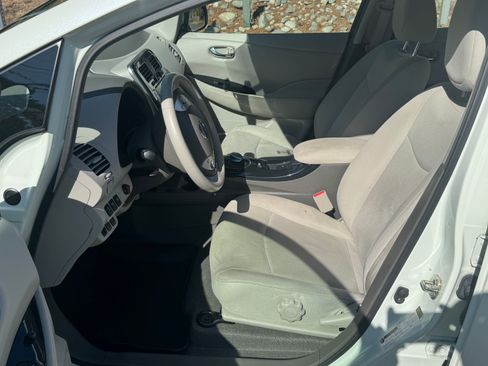 Used 2012 Nissan Leaf SL image 12