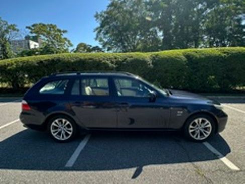 Used 2010 BMW 535i xDrive Wagon AWD/4WD image 6