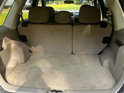 Used 2010 Ford Escape XLT image 10