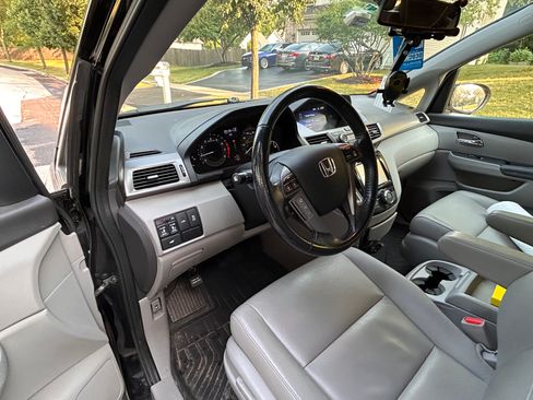 Used 2017 Honda Odyssey EX-L image 10