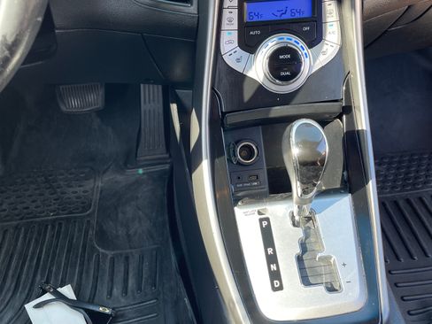 Used 2013 Hyundai Elantra Limited w/ Technology Pkg image 13