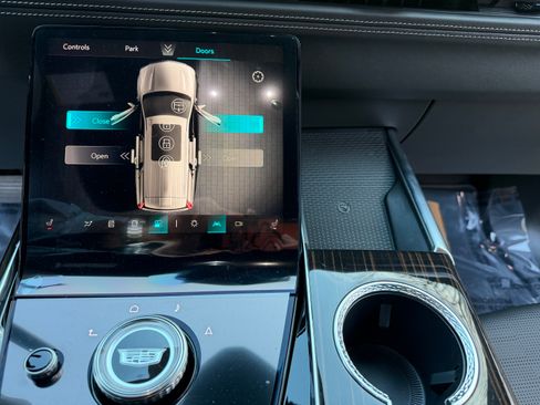 Used 2026 Cadillac Escalade ESV Luxury w/ Touring Package image 19