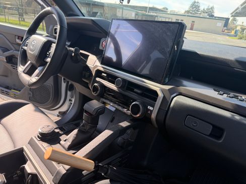 Used 2024 Toyota Tacoma TRD Off-Road image 20