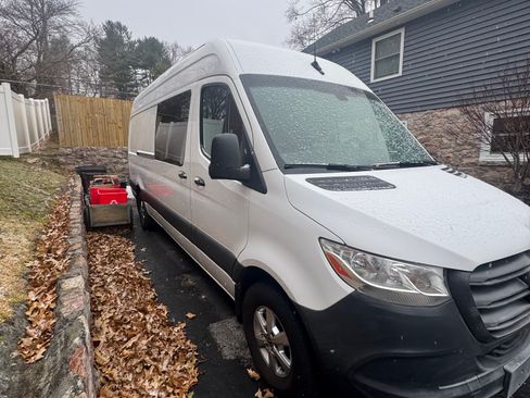 Used 2019 Mercedes-Benz Sprinter 170 image 4