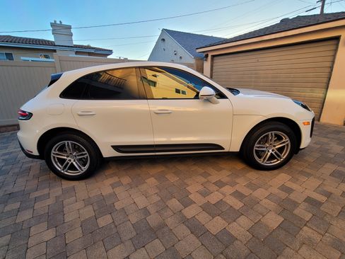 Used 2024 Porsche Macan Turbo AWD/4WD image 15