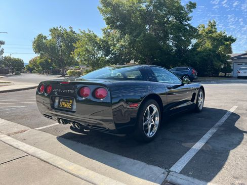 Used 2000 Chevrolet Corvette Coupe w/ Memory Pkg image 9