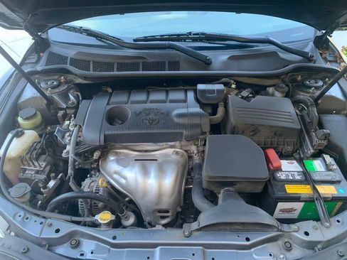 Used 2011 Toyota Camry LE image 10