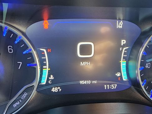 Used 2019 Chrysler Pacifica Touring-L Plus w/ Advanced Safetytec Group image 27