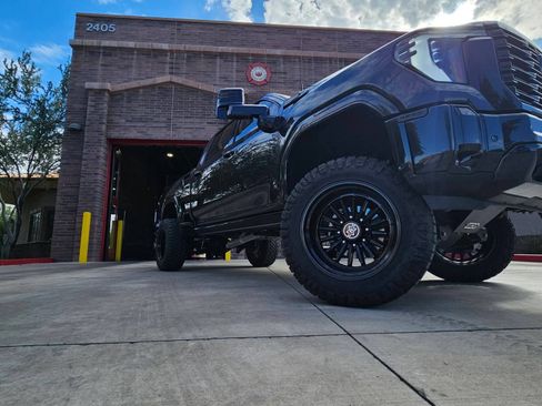 Used 2024 GMC Sierra 2500 Denali w/ Denali Reserve Package image 4
