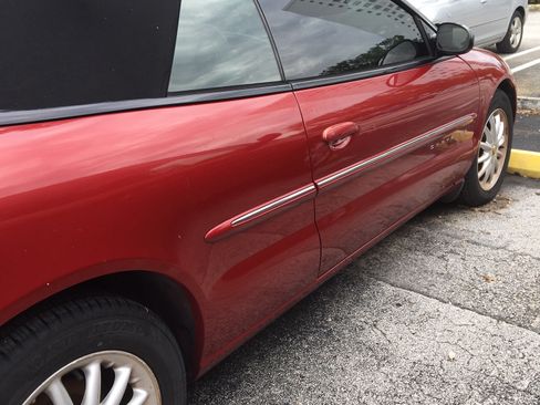 Used 2001 Chrysler Sebring LXi image 2