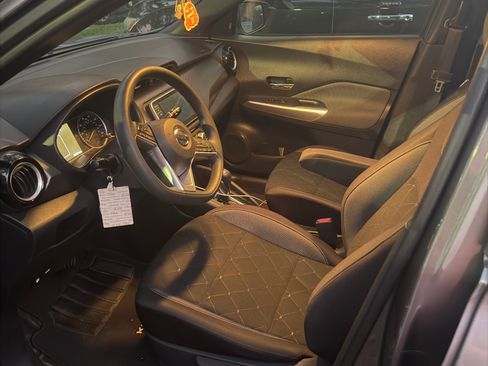 Used 2020 Nissan Kicks SV FWD image 11