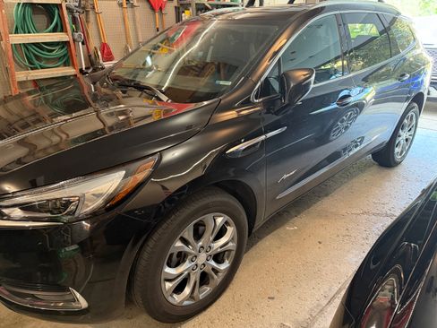 Used 2020 Buick Enclave Avenir w/ Avenir Technology Package AWD/4WD image 2