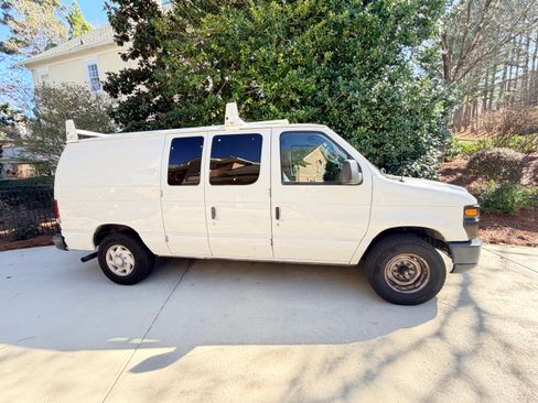 Used 2012 Ford E-250 and Econoline 250 Van 3D w/ PWR Group image 6