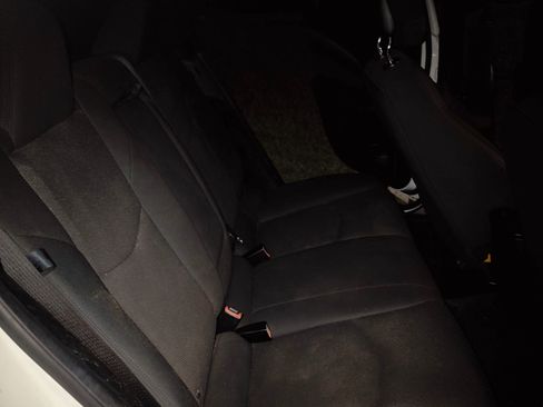 Used 2012 Dodge Avenger SE FWD image 19