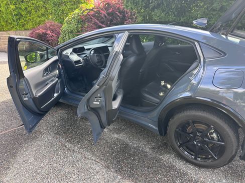 Used 2023 Toyota Prius XLE AWD/4WD image 18