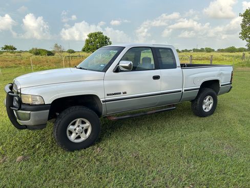 Used 1997 Dodge Ram 1500 Truck 4x4 Club Cab image 10