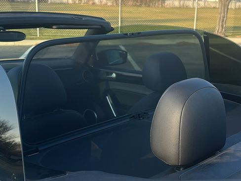 Used 2015 Volkswagen Beetle 1.8T image 10