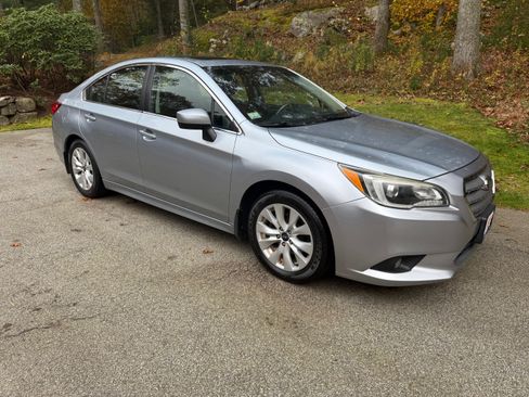 Used 2015 Subaru Legacy 2.5i Premium w/ Moonroof Package image 2
