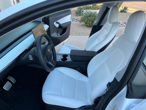 Used 2022 Tesla Model Y Performance AWD/4WD image 12