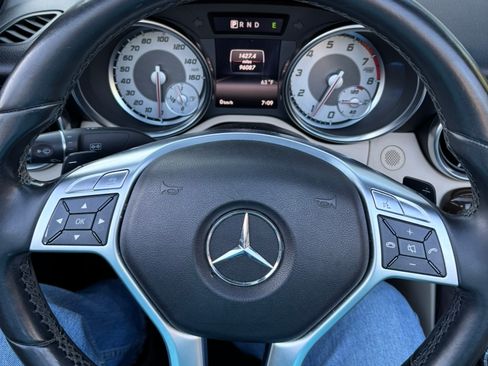 Used 2015 Mercedes-Benz SLK 250 image 16