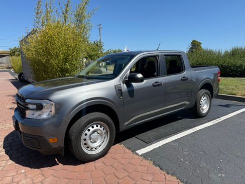 Used 2022 Ford Maverick XL FWD image 1