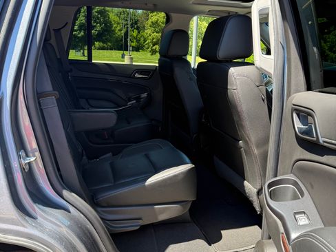 Used 2019 GMC Yukon SLT w/ Premium Edition AWD/4WD image 14
