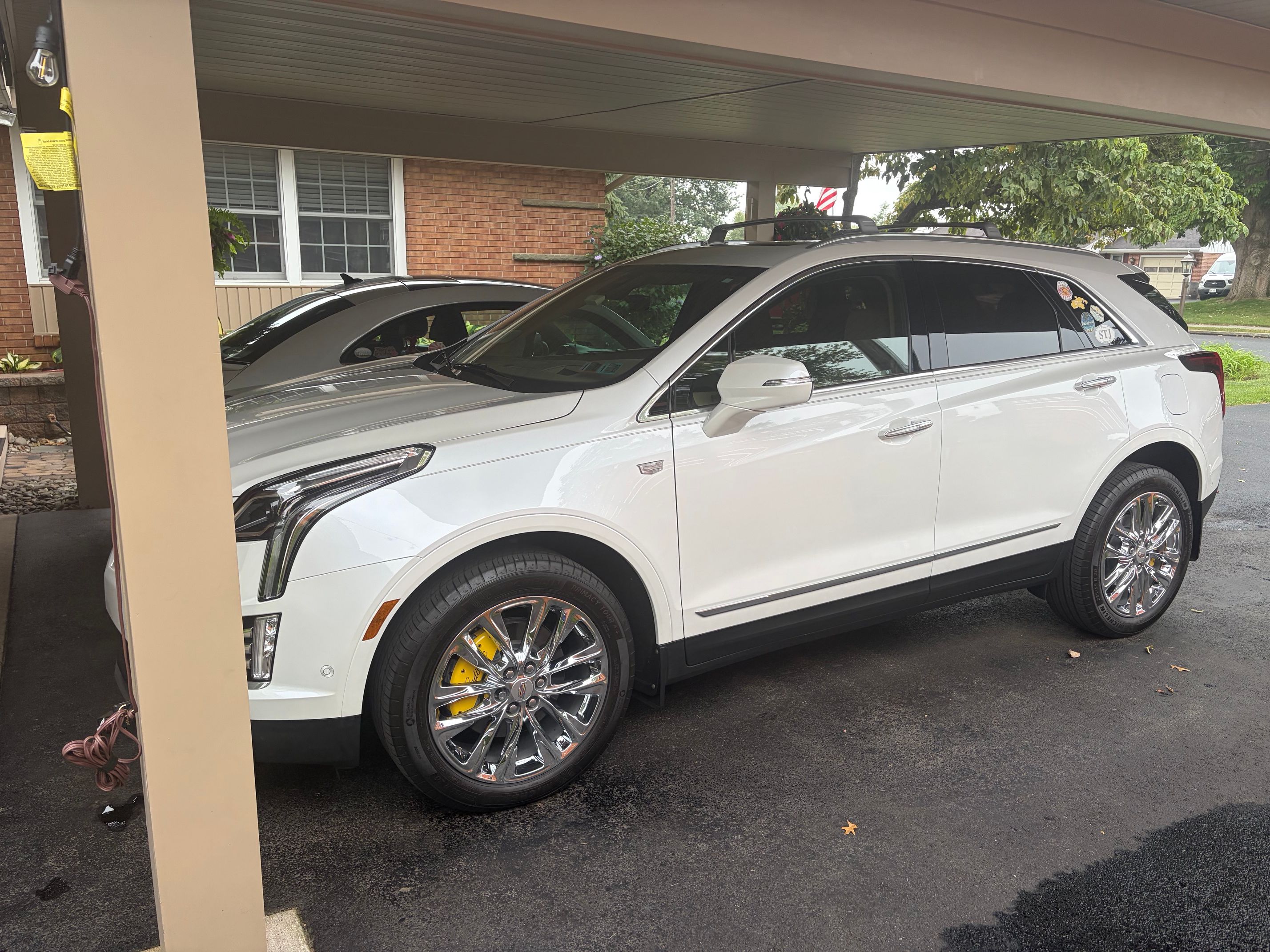 Used 2021 Cadillac XT5 Premium Luxury w/ Platinum Package AWD/4WD image 1