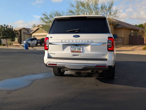 Used 2022 Ford Expedition Max Limited image 8