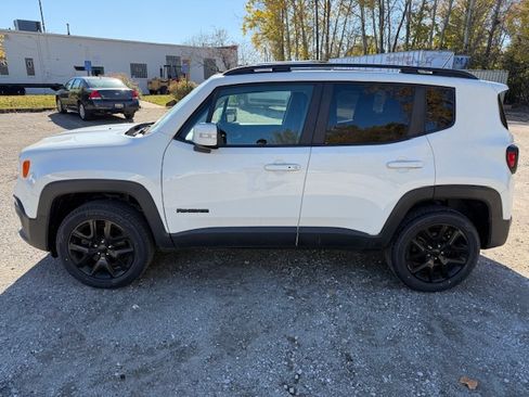Used 2017 Jeep Renegade Altitude image 1