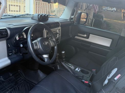 Used 2007 Toyota FJ Cruiser 4WD image 13